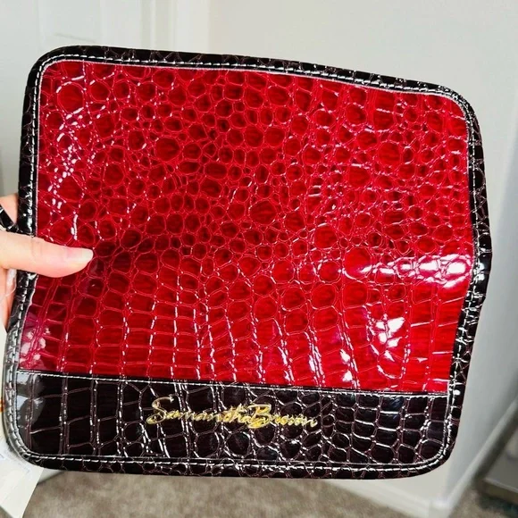 Samantha Brown NEW Red Black Travel Bags 5 piece set Set, passport, makeup bags - Picture 9 of 16